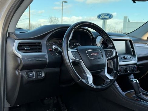 Used 2019 GMC Acadia SLE image 11