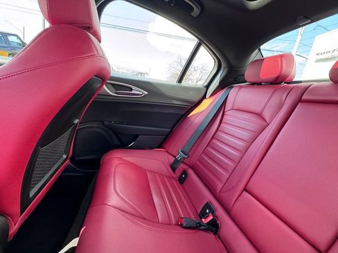 Used 2024 Alfa Romeo Giulia Veloce image 16