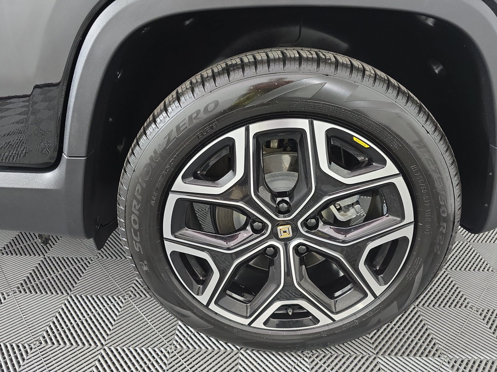 Used 2024 Rivian R1T Adventure Dual AWD/4WD image 10