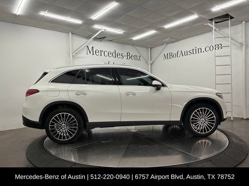 Used 2026 Mercedes-Benz GLC 300 image 9