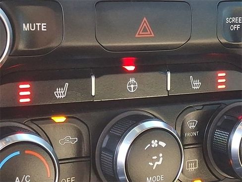 Used 2021 RAM 1500 Big Horn image 23