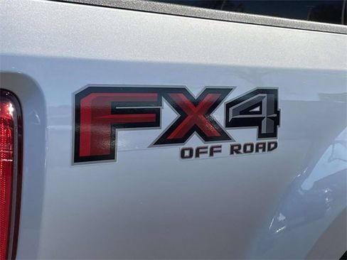 Used 2019 Ford F250 XLT w/ XLT Premium Package image 8