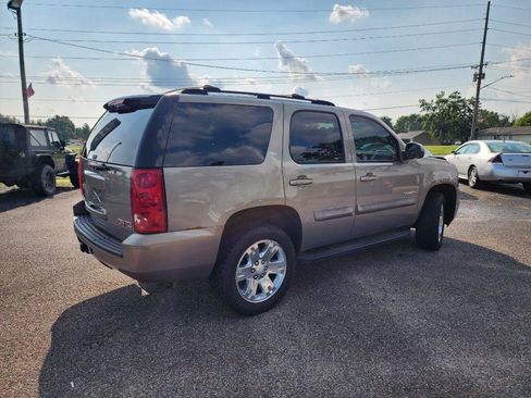 Used 2007 GMC Yukon SLT w/ SLT Preferred Equipment Group AWD/4WD image 5