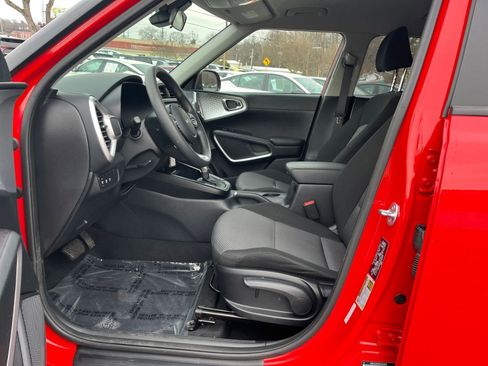 Used 2025 Kia Soul LX w/ LX Technology Package image 22