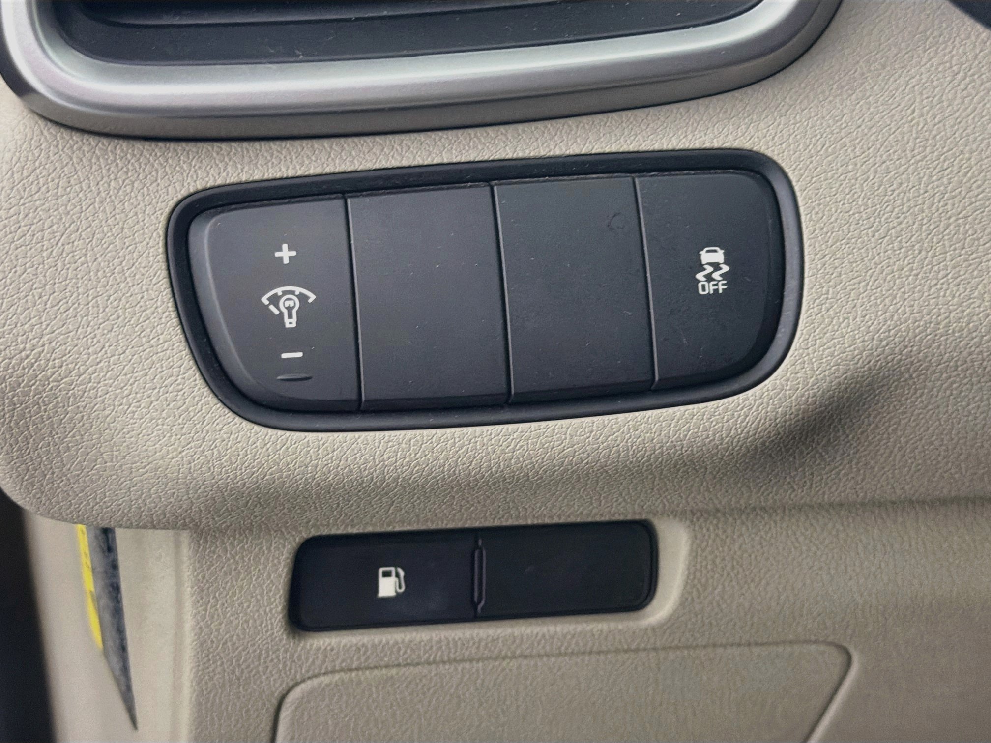 Used 2018 Kia Sorento FWD image 17