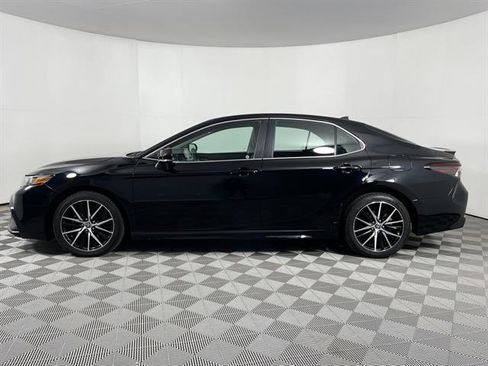 Certified 2023 Toyota Camry SE image 5