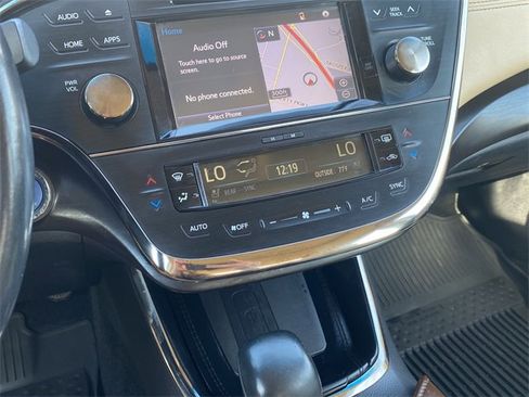 Used 2017 Toyota Avalon Limited image 27