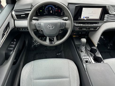 Used 2025 Toyota Camry LE image 15