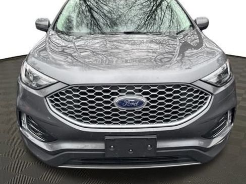 Used 2024 Ford Edge SEL w/ Convenience Package image 3