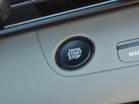 Used 2024 Hyundai Elantra Limited image 27