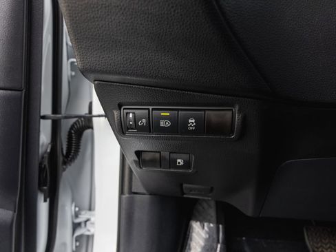 Certified 2026 Toyota Corolla Cross SE image 14