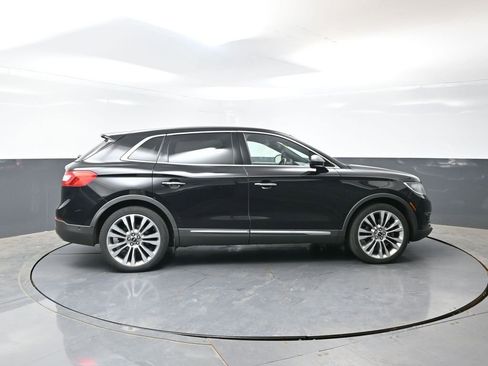 Used 2016 Lincoln MKX Reserve w/ Luxury Package AWD/4WD image 2