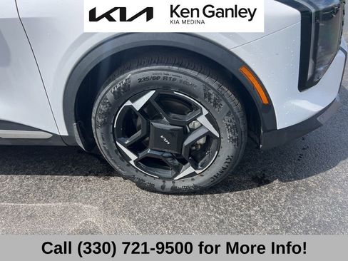 Certified 2026 Kia Sportage EX FWD image 22