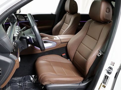 Used 2024 Mercedes-Benz GLE 350 4MATIC w/ Driver Assistance Package image 10