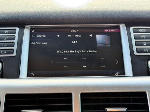 Used 2018 Land Rover Discovery Sport SE image 29