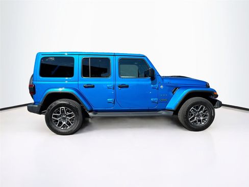 Used 2024 Jeep Wrangler Sahara w/ Technology Group image 8