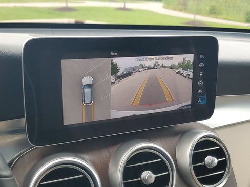 Used 2020 Mercedes-Benz GLC 300 4MATIC image 26
