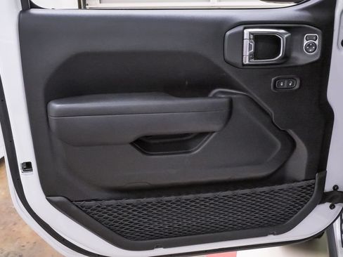 Used 2026 Jeep Gladiator Mojave AWD/4WD image 24