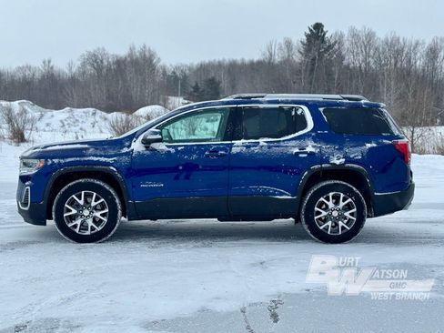 Used 2023 GMC Acadia SLE w/ Driver Convenience Package image 3