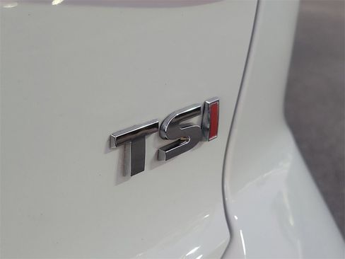 Used 2016 Volkswagen Jetta Sport image 8