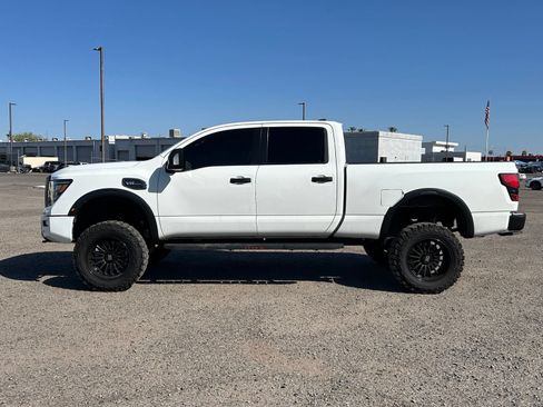 Used 2023 Nissan Titan PRO-4X w/ Pro-4x Convenience Package AWD/4WD image 8