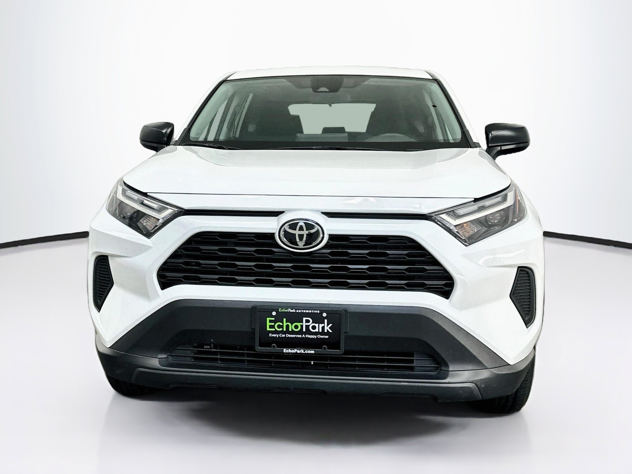 Used 2025 Toyota RAV4 LE AWD/4WD image 2