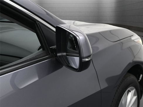 Used 2021 Acura RDX SH-AWD image 15