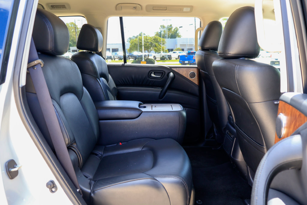 Used 2024 Nissan Armada SL w/ Captain's Chairs Package RWD image 10