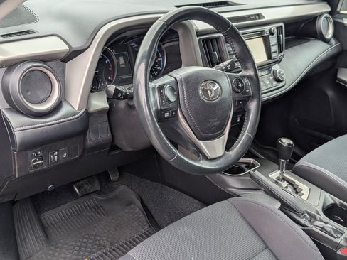 Used 2018 Toyota RAV4 XLE FWD image 14