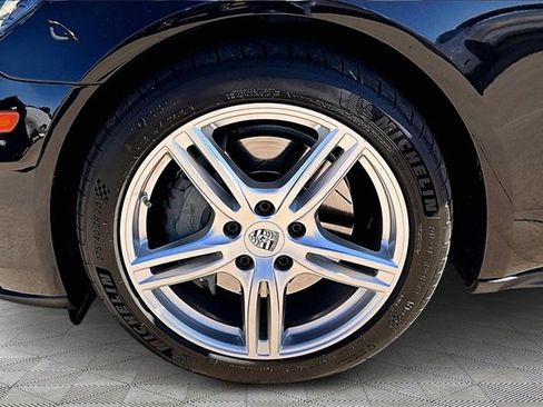 Used 2017 Porsche Panamera 4S image 8