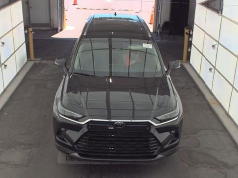 Used 2025 Toyota Grand Highlander AWD image 2