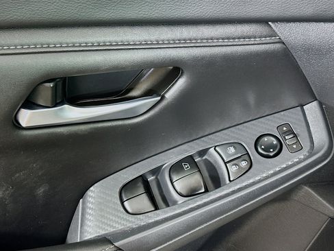 Used 2025 Nissan Sentra SV FWD image 15