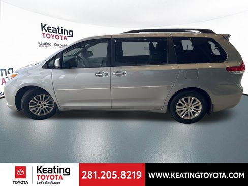 Used 2012 Toyota Sienna image 6