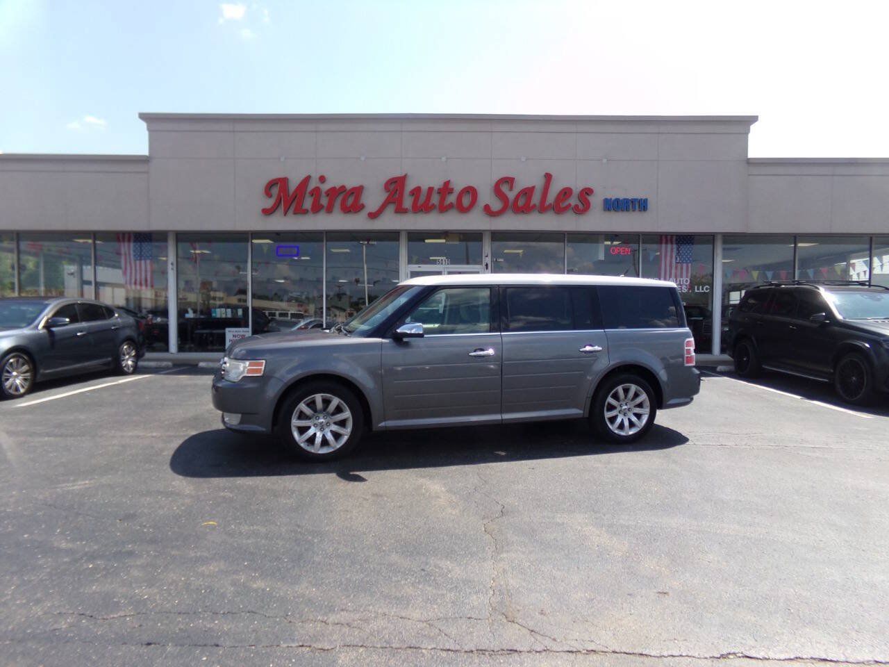 Used 2010 Ford Flex Limited FWD image 1