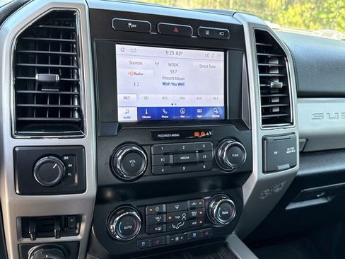 Used 2020 Ford F250 Lariat w/ Chrome Package image 38