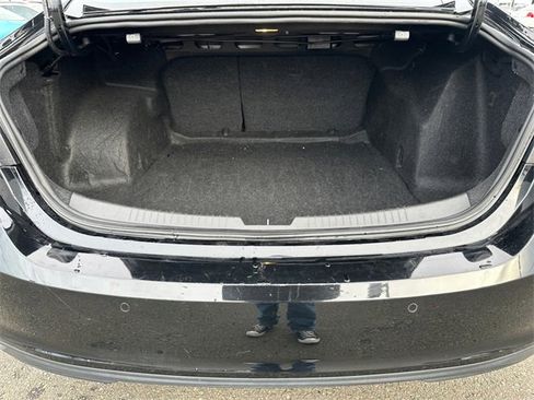 Used 2024 Chevrolet Malibu LT image 28