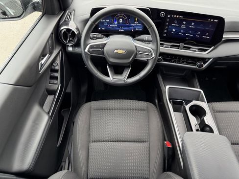 Used 2025 Chevrolet Equinox LT FWD image 13
