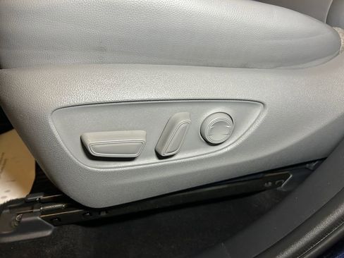 Used 2022 Toyota Highlander XLE image 23