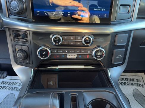 Used 2021 Ford F150 Lariat w/ Max Trailer Tow Package image 16