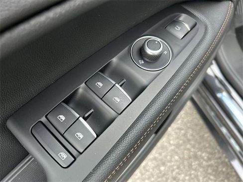 New 2025 Alfa Romeo Stelvio Sprint image 12