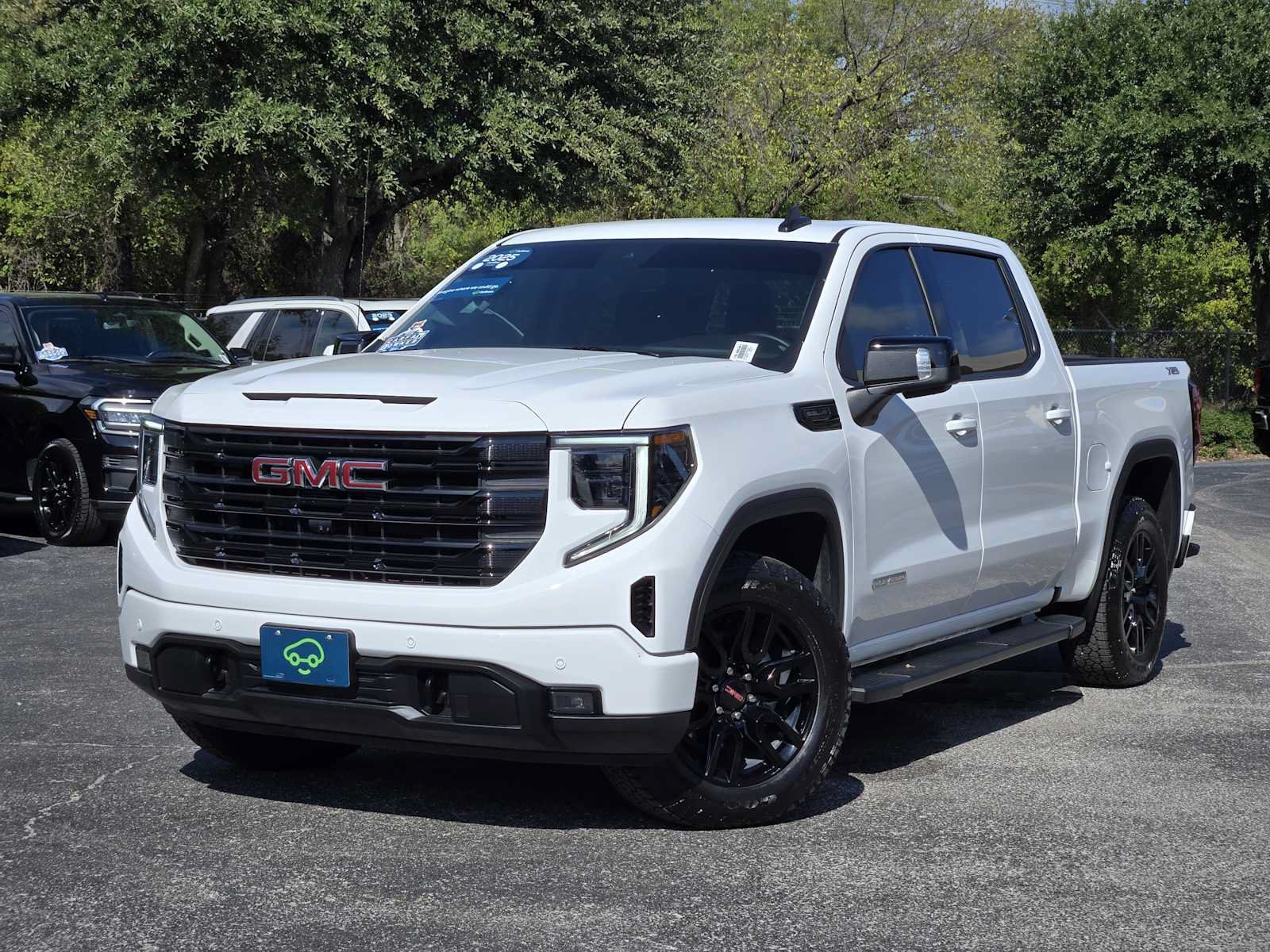 Certified 2025 GMC Sierra 1500 Elevation w/ Elevation Premium Package AWD/4WD image 1