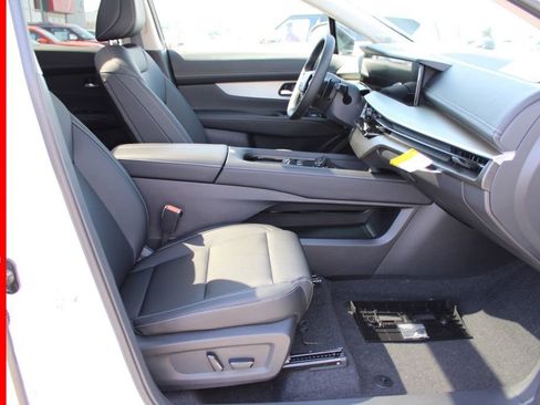 New 2025 Nissan Murano SL image 13