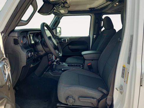 Used 2026 Jeep Wrangler Unlimited Rubicon AWD/4WD image 9