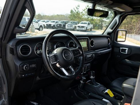 Used 2022 Jeep Wrangler Unlimited Rubicon 4xe w/ Cold Weather Group image 13