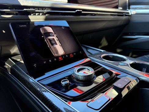 Used 2025 Cadillac Escalade V image 30