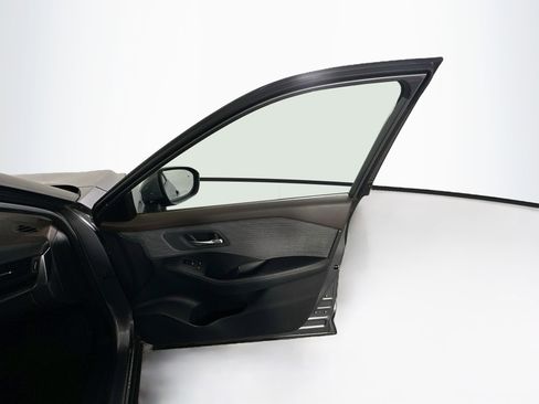 Used 2023 Nissan Rogue SV FWD image 30