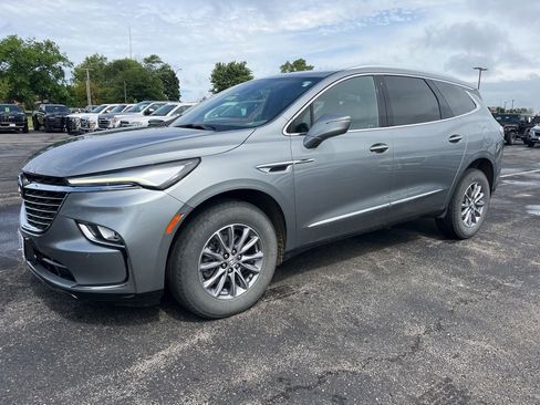 Used 2023 Buick Enclave Essence AWD/4WD image 1