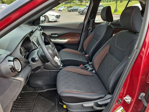 Used 2019 Nissan Kicks FWD image 20