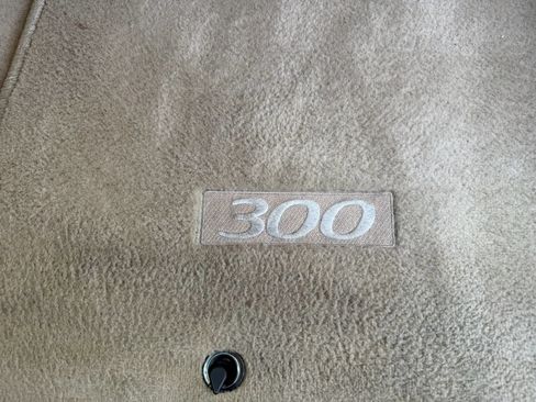 Used 2014 Chrysler 300 RWD image 15