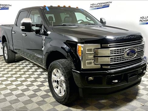 Used 2018 Ford F250 Platinum w/ Platinum Ultimate Package AWD/4WD image 3